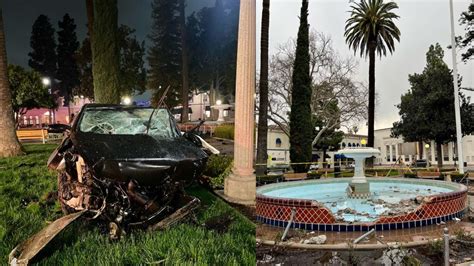 Pursuit ends with dramatic crash into historic Plaza Park fountain in Orange: video