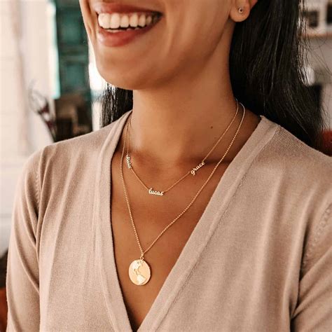 Push present jewelry. Here are some of our favorite push present ideas to help you recognize her strength. birthstone jewelry to celebrate your newest addition's birthday month. The best push presents recognize both baby and mom. Acknowledge your new mother's mom-umental moment with a meaningful jewelry piece that showcases baby's … 