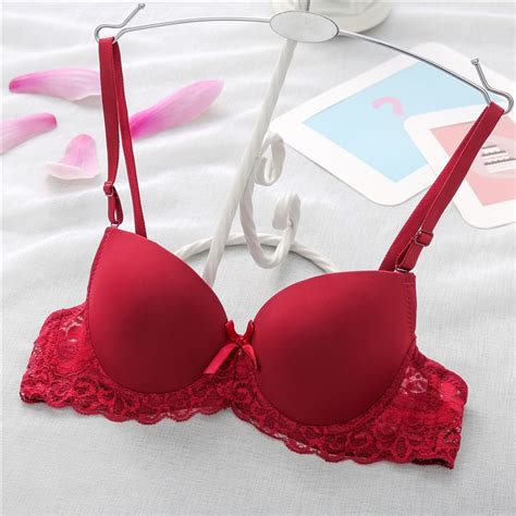 Push up bra for small chest. This Aerie push-up bra proved it to us. We tested this on a DD+ chest and a C chest, ... It therefore can happen that wireless bras ride up the chest a little. If this happens, ... 