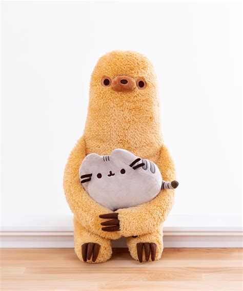 Pusheen Plush & Keychain Giftset - Pusheen With Donut