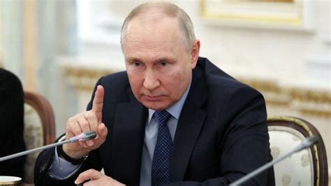 Putin advierte a la OTAN de que se verá arrastrada a la guerra de Ucrania y dice que Rusia tiene más armas nucleares