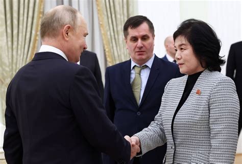 Putin meets Choe Son Hui