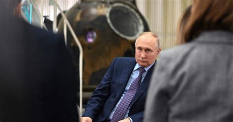 Putin officially opens door to new nuke testing