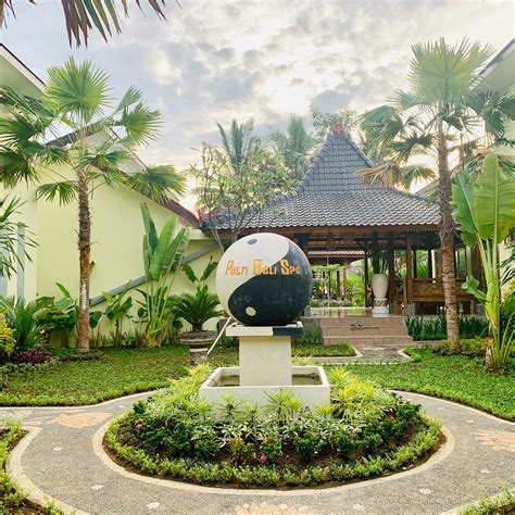 Putri Bali Spa 부근의 호텔