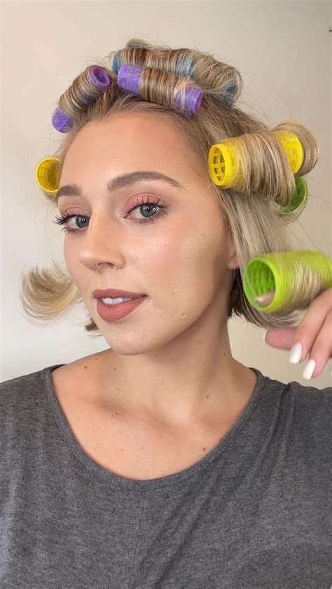 Putting rollers in short hair