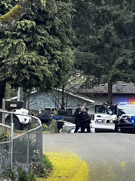 Puyallup police activity today. By KIRO 7 News Staff November 14, 2021 at 1:17 pm PST PUYALLUP, Wash. — Authorities responded to a chaotic scene at the South Hill Mall Saturday night after receiving multiple calls regarding ... 