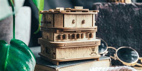 Puzzle box with gears.  Fast shipping and buyer protection.  While it is not difficult to ...