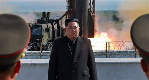 Pyongyang fires projectile before American exercises