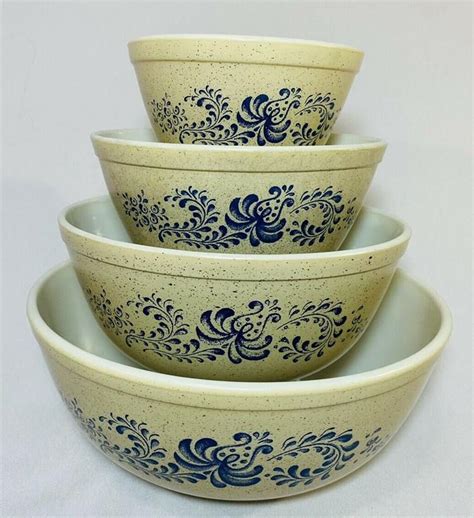 Pyrex Vintage Pattern Guide Vintage pyrex patterns, Pyrex patterns