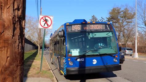 Q46 bus time. The weight of the average transit bus is 38,000 pounds. Sometimes the weight of a bus is expressed in terms of a gross vehicle weight rating or the maximum amount the vehicle can w... 