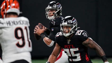 QB Desmond Ridder impressive in preseason debut, Falcons settle for 13-13 tie with Bengals