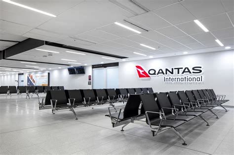 Qantas hub. AP ۱۳۹۶ وږی ۹ ... ... hub, as it will be once again.” Qantas will however offer direct flights from Perth to London. “It's not well known, but this direct flight ... 