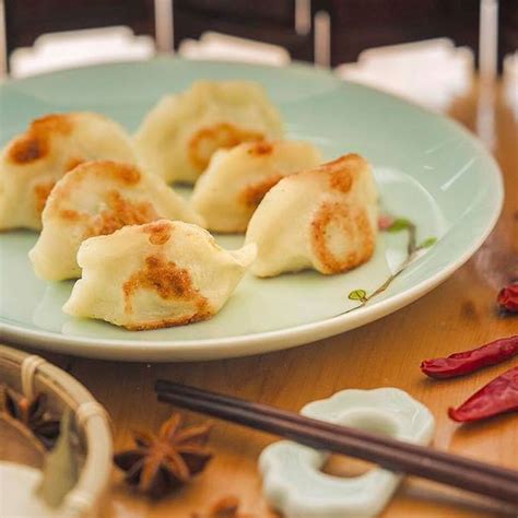 Qing xiang yuan dumpling. The lamb and coriander dumplings boast plenty of meat and a soup-dumpling-like broth. Restaurants, Food and Drink | Cheap Eats: Qing Xiang Yuan Dumpling in Chinatown Share this: Click to share on ... 