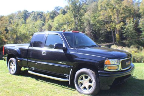 *LOCAL TRADE*, 8-Cylinder SFI OHV, 4-Speed Automatic with Overdrive, 4WD, ABS brakes, Compass, Illuminated entry, Quadrasteer, Remote keyless entry. Pewter Metallic 2002 GMC Sierra 1500 SLT DENALI 4WD 4-Speed Automatic with Overdrive 8-Cylinder SFI OHV... States. For Sale. Real Estate. Jobs.. 