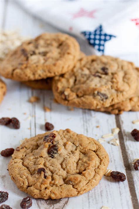 Quaker oatmeal raisin cookies. Things To Know About Quaker oatmeal raisin cookies. 