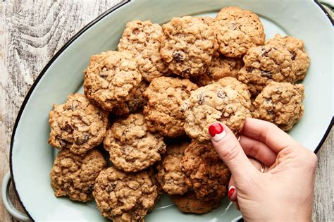 Quaker oats oatmeal raisin cookies. Feb 23, 2023 ... Old fashioned oats, sometimes referred to as rolled oats, are the best thing to use in this oatmeal raisin cookies recipe. That's not to say ... 