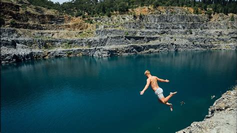 Quarry Cliff Jumping In Florida: Swimming With Gators - YouTube