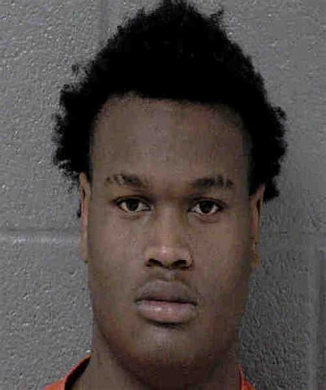 Quaveon robinson. On Friday, police said 19-year-old Quaveon Jeremiah Robinson died of his injuries on Thursday. PREVIOUS: 1 killed, 2 others hurt in north Charlotte shooting, CMPD says. The third victim who was... 