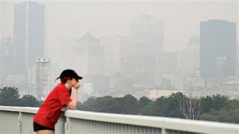 Quebec wildfire smoke causes widespread smog warnings, grounds some water bombers