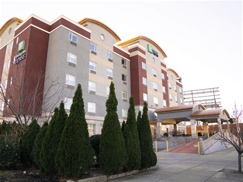 Queens Hotels near LaGuardia Airport Holiday Inn Express Queens - IHG