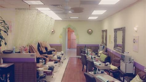 Queens nails grayslake. Queen Nails. is a premier nail salon located in Florence, with a reputation for excellence in both service and skill. Their team of highly trained nail technicians are dedicated to ensuring every visit is top-notch and every service is performed with precision and care. The salon's relaxing atmosphere is the perfect complement to their ... 