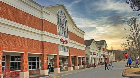 Get more information for Southbury Plaza in Southbury, Tow