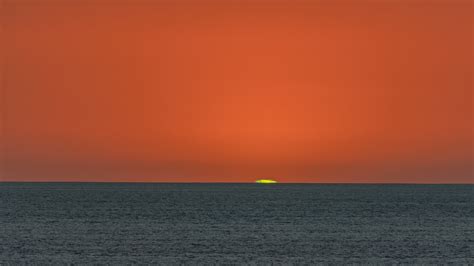 Quick Answer: Why Is There A Green Flash At Sunset - BikeHike