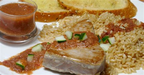 Quick Fix: Seared Tuna with Gazpacho Sauce features perfect flavor match