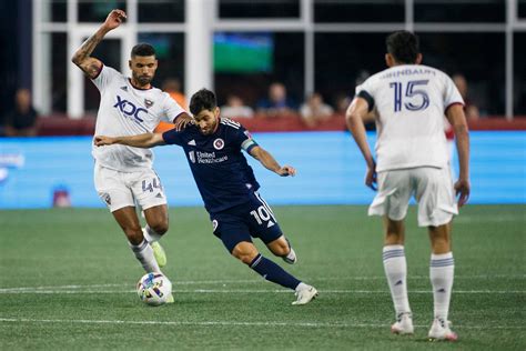Quick start leads Revolution to 2-1 victory over Atlanta United