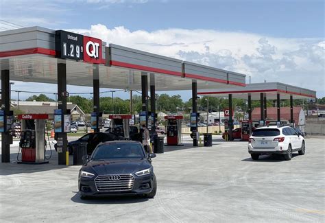 Jan 2, 2024 · About QuikTrip 970. Welcome to QuikTrip #970, 5909 W Davis St. At QuikTrip, our signature customer service starts with our employees. QuikTrippers are dedicated to providing top notch customer service with a smile, and always being the best they can be. QuikTrip is a convenience store and gas retailer, featuring QT Kitchens® inside each store.. 