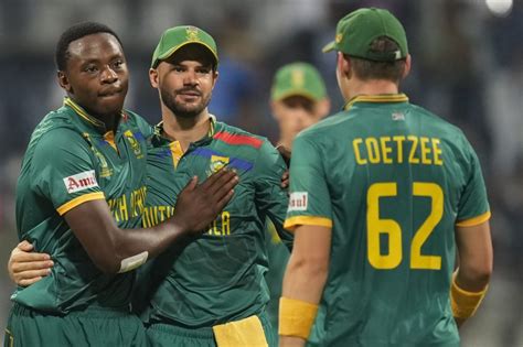 Quinton de Kock’s century leads South Africa past Bangladesh at the Cricket World Cup
