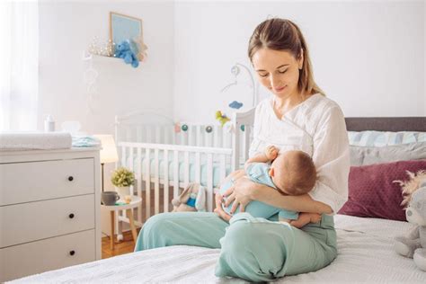 Rüyada başkasının bebeğini sevmek, aile ilişkisinin bozulacağı anlamına gelir.