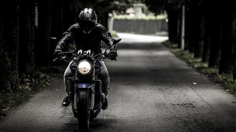 Rüyada motosiklet kullanmak ne anlama gelir