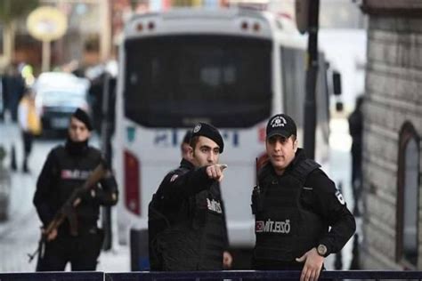 Rüyada polis karakolu görmek Hayırlı Rüya .