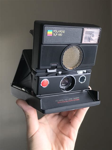 R polaroid. By the 1970s, Polaroid had 15% of the camera market in the US, and the company only grew from there. It developed and filed for dozens of patents for instant imaging solutions. Yet in 1989, almost 42% of all its R&D spending was in digital imaging. Polaroid was the top seller of digital cameras in the late 1990s. 