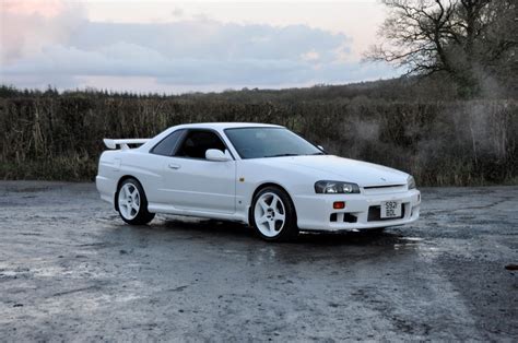 R34 gtt. Mar 8, 2564 BE ... This video shows the steps needed to convert a Nissan Skyline R34 GTT to a GTR front. With English commentary, this was done to my own ER34 ... 
