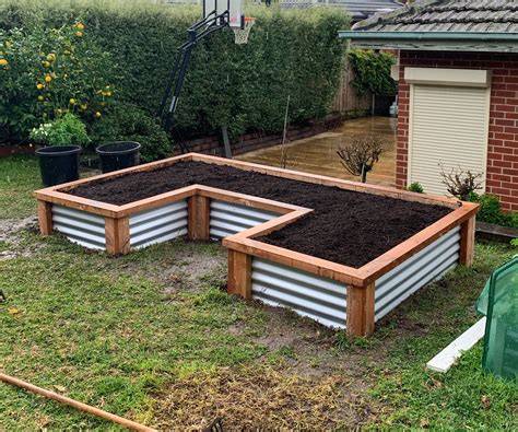 Raised Garden Beds and Garden Boxes - raincitystudios.com