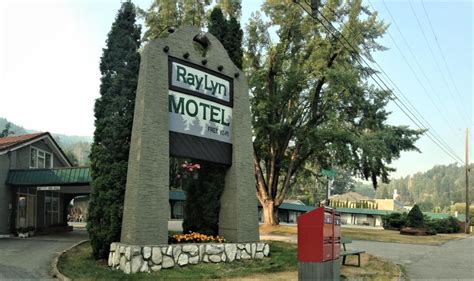 RAY LYN MOTEL - Reviews & Price Comparison (Trail, Canada)