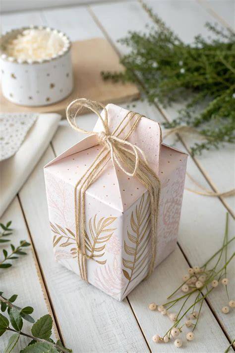 Recycle Milk Cartons into Gift Boxes - Aunt Annie's Crafts - raincitystudios.com
