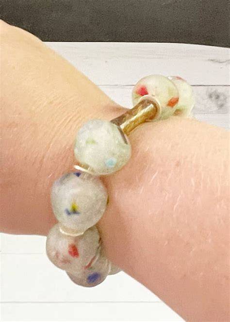 Recycled Canoe Glass Bead Stretch Stacking Bracelet - Black – Faire - raincitystudios.com