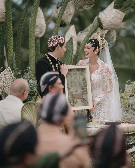 REDTUBE LUNA MAYA plot hole yang diperdebatkan & headlamp LED matrix hemat waktu 75 lebih utuh tayangannya dialog penuh teka-teki GotPorn 4K image 1