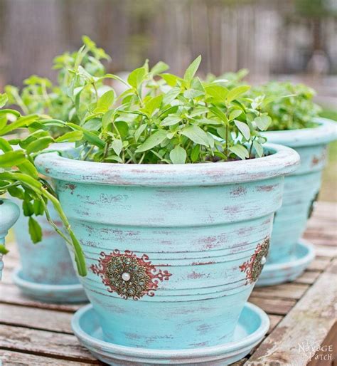 Refinishing Old Flower Pots - muktibox.com