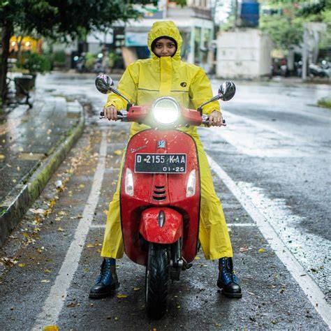 Rekomendasi 7 Jas Hujan Motor Terbaik - raincitystudios.com