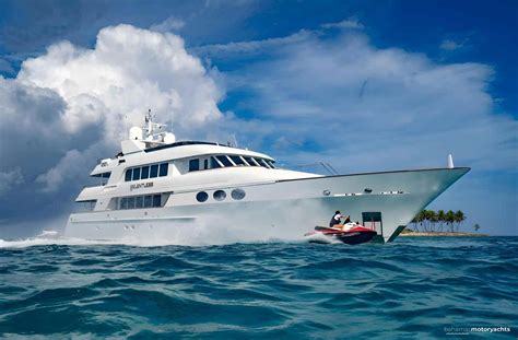 RELENTLESS Motor Yacht TRINITY 145