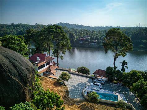 Resorts near Athirapally Waterfalls, Chalakudy - MakeMyTrip - raincitystudios.com