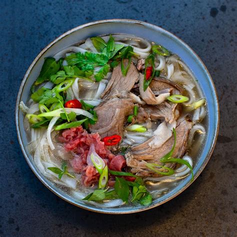 REZEPT: Pho Vietnamesische Nudelsuppe mit Rindfleisch und