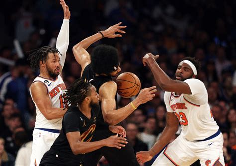 RJ Barrett, Jalen Brunson bounce back in Knicks’ blowout Game 3 win over Cavs
