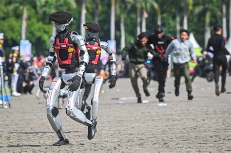 Robot Polri Harga - coolestguyplanet.net