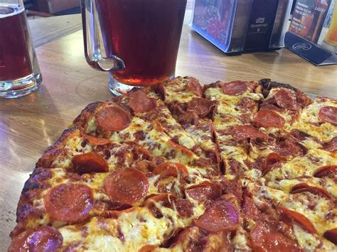 ROUND TABLE PIZZA, Fullerton - 2506 E Chapman Ave - Tripadvisor