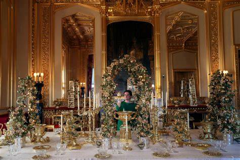 Royal Christmas decorations: how the Queen … - raincitystudios.com
